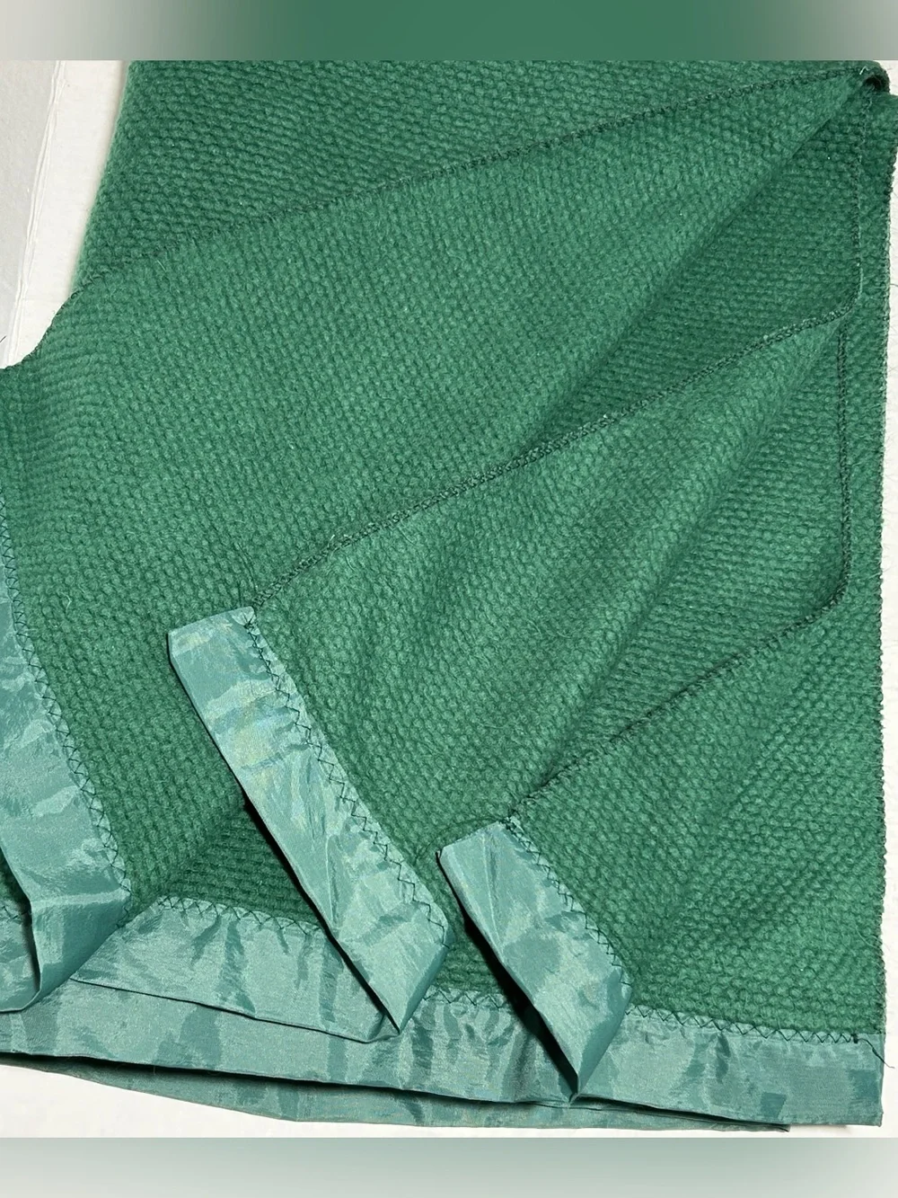 Vintage Emerald Green Textured Throw Blanket with Satin Trim